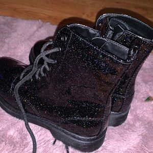 never wore them. very pretty will go with any outfit you choose ❤️